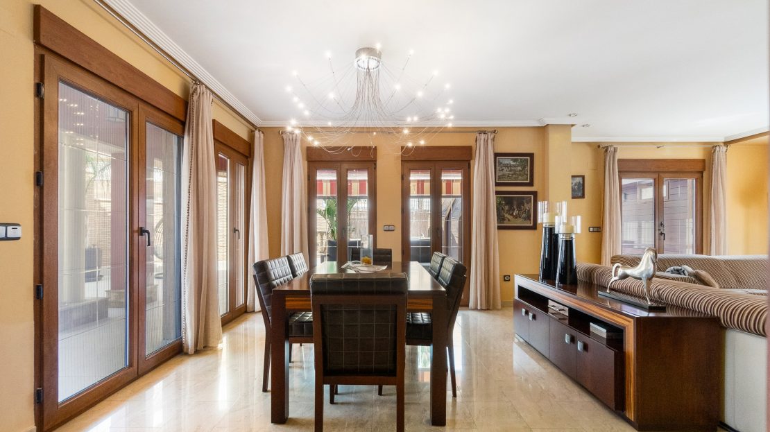Beeindruckende Villa mit Pool in La Aparecida-Orihuela (Costa Blanca Süd)