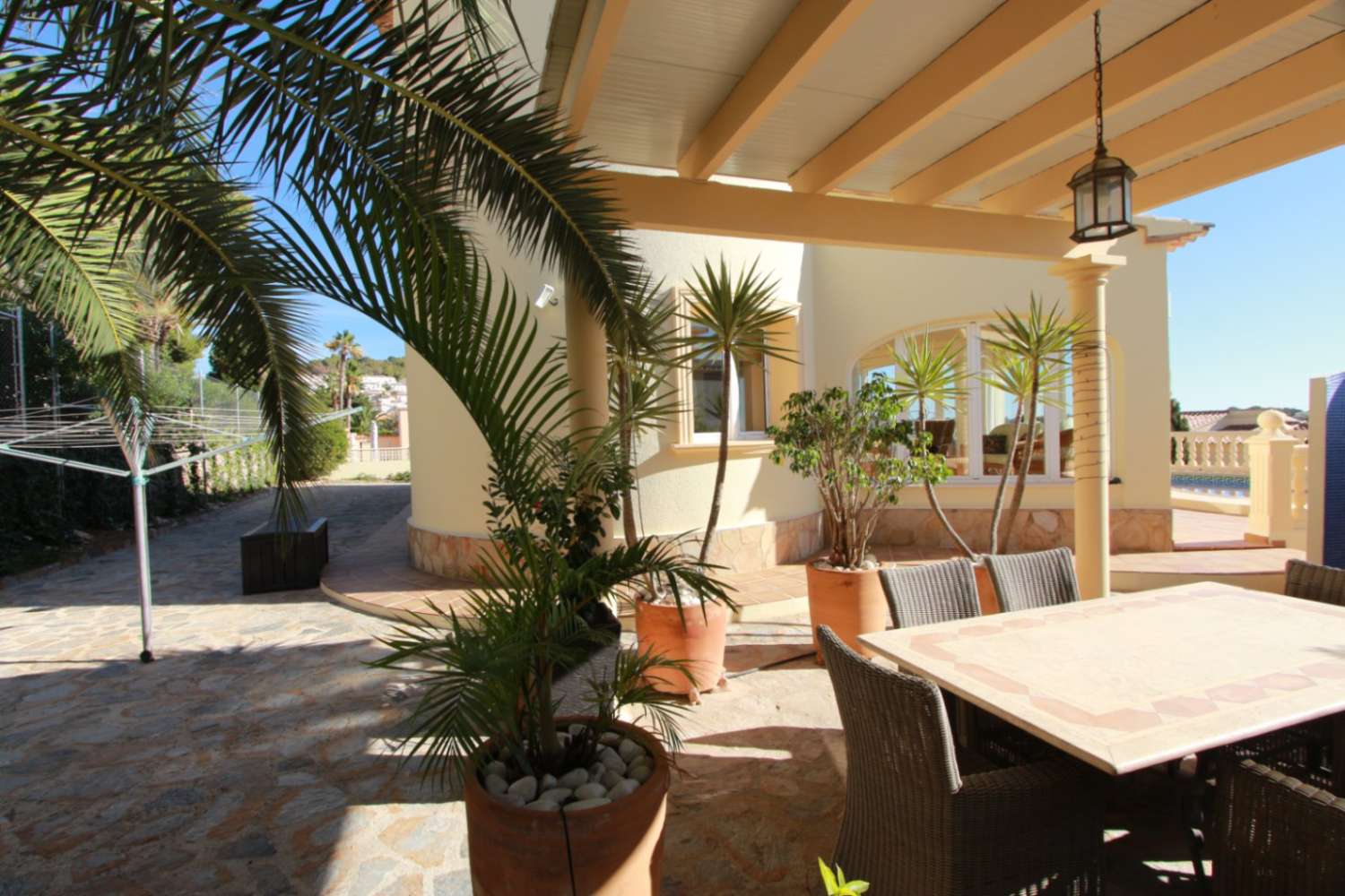 ZU VERKAUFEN IN CALPE, VILLA MIT MEERBLICK