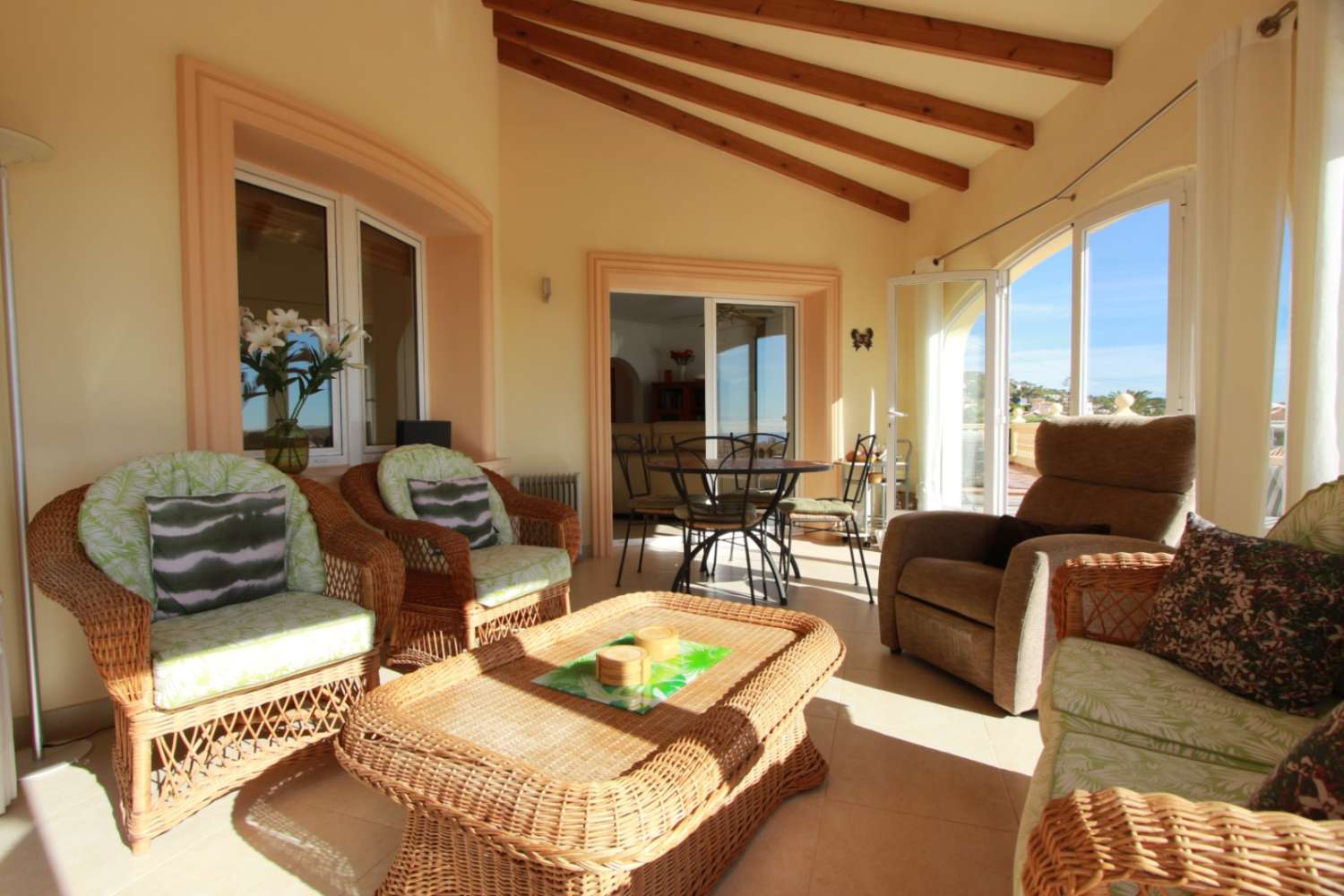 ZU VERKAUFEN IN CALPE, VILLA MIT MEERBLICK