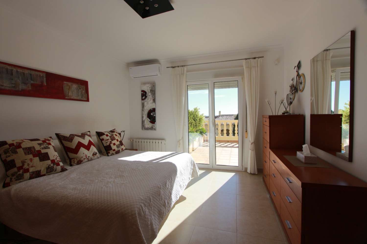 ZU VERKAUFEN IN CALPE, VILLA MIT MEERBLICK