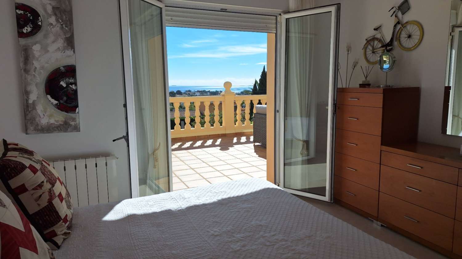 ZU VERKAUFEN IN CALPE, VILLA MIT MEERBLICK