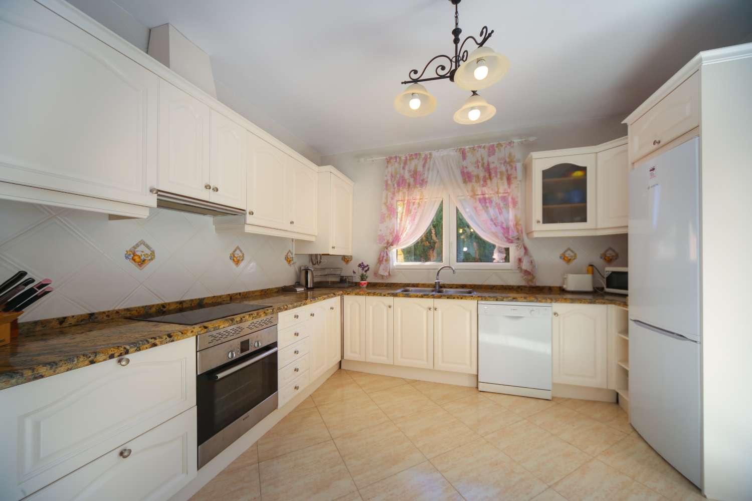 Exclusive Detached Villa in Calpe: A Private Paradise