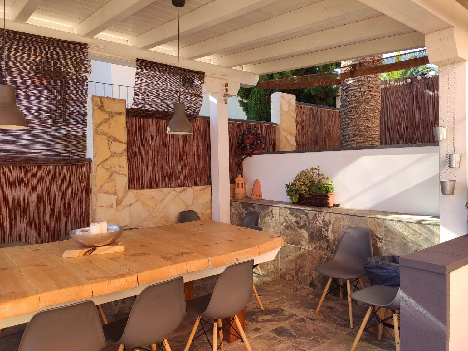 LUXUSVILLA, ALLES VON HÖCHSTER QUALITÄT UND MIT MEERBLICK IN EINER SEHR PRIVILEGIERTEN URBANISATION IN CALPE