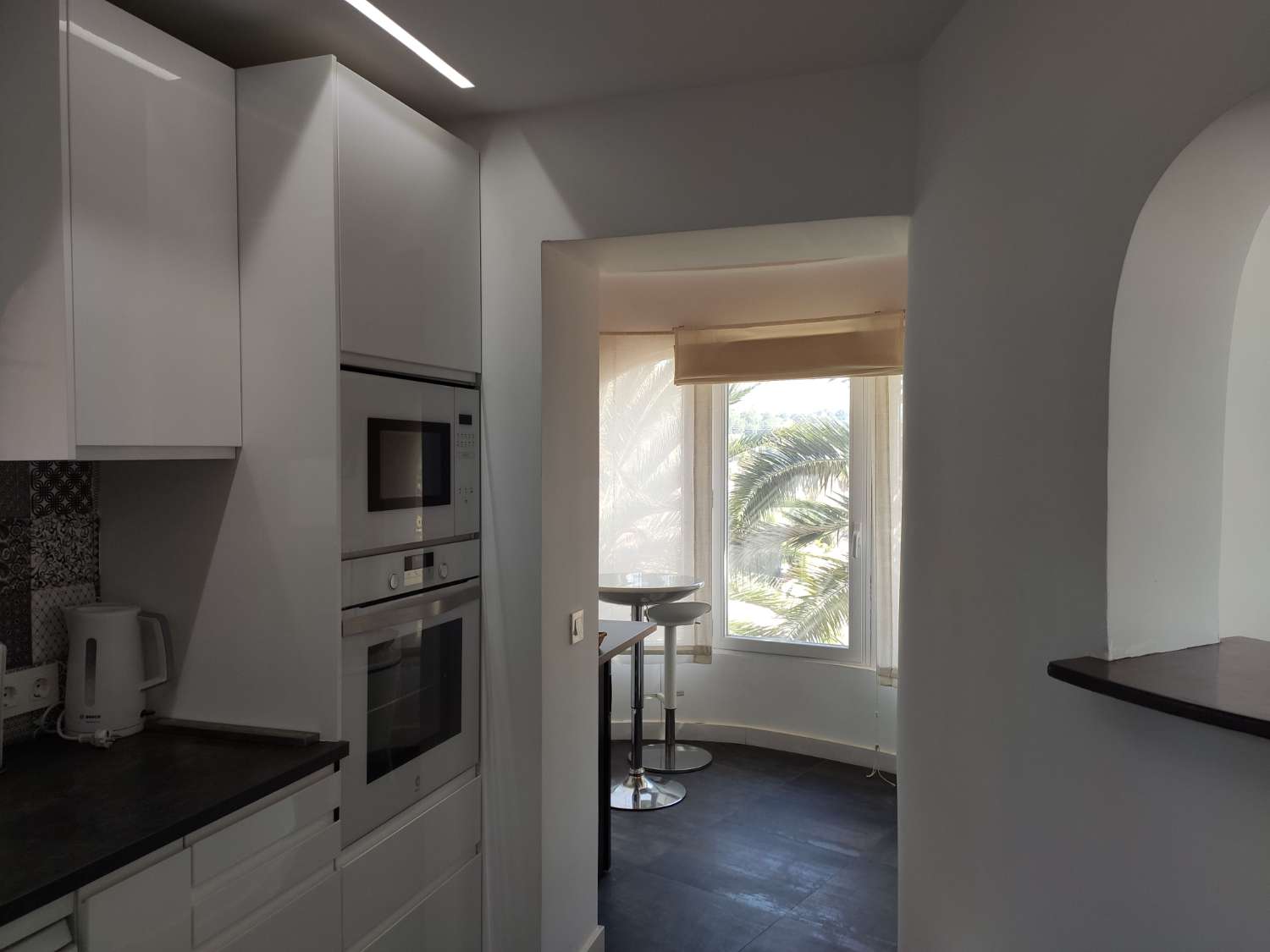 LUXUSVILLA, ALLES VON HÖCHSTER QUALITÄT UND MIT MEERBLICK IN EINER SEHR PRIVILEGIERTEN URBANISATION IN CALPE