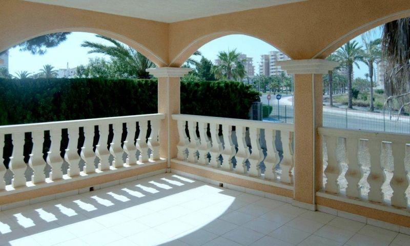 Вилла в продаже в La Manga del Mar Menor