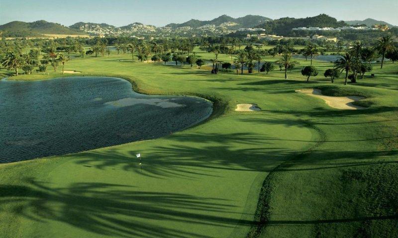 Вилла в продаже в La Manga del Mar Menor