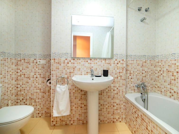 2-slaapkamerappartement met zwembad, parkeerplaats en berging in Calpe (Costa Blanca)