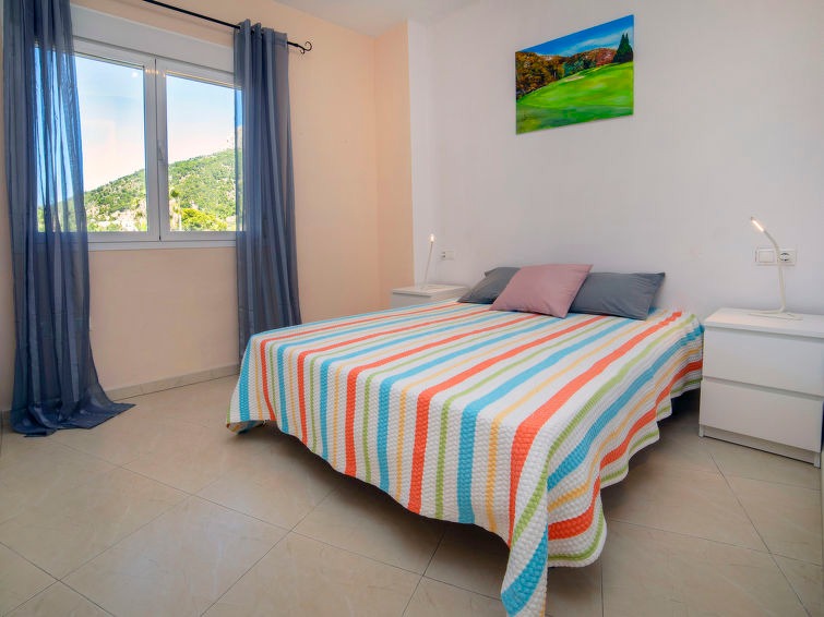 2-slaapkamerappartement met zwembad, parkeerplaats en berging in Calpe (Costa Blanca)