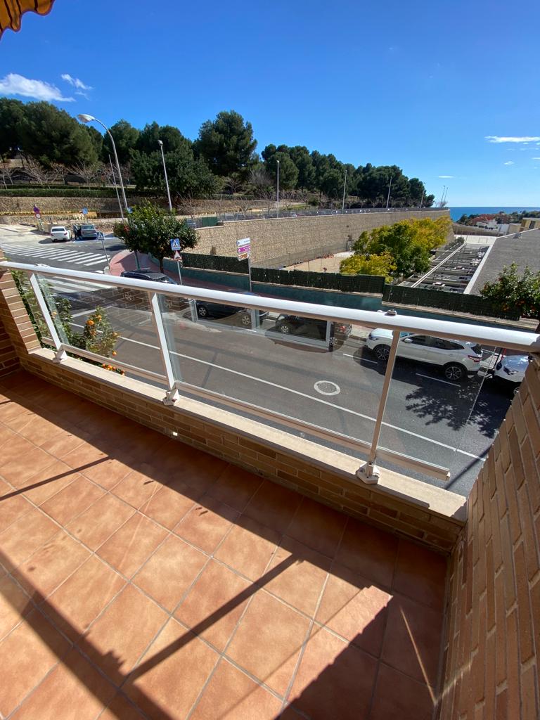 Spacious 5-bedroom apartment close to all amenities in Calpe, Alicante (Costa Blanca North)