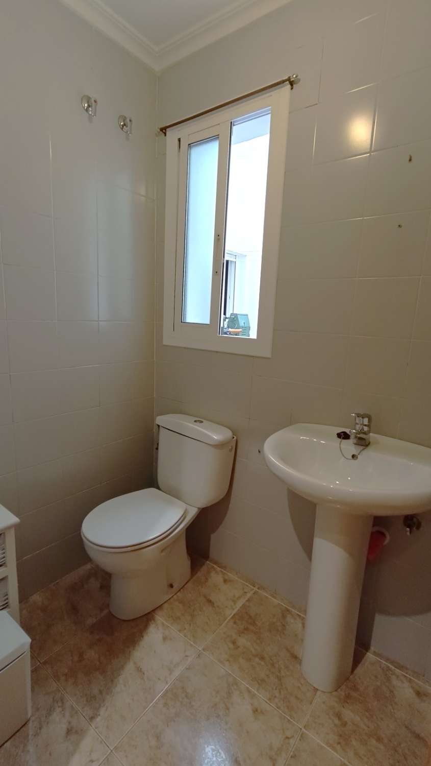 Spacious 5-bedroom apartment close to all amenities in Calpe, Alicante (Costa Blanca North)