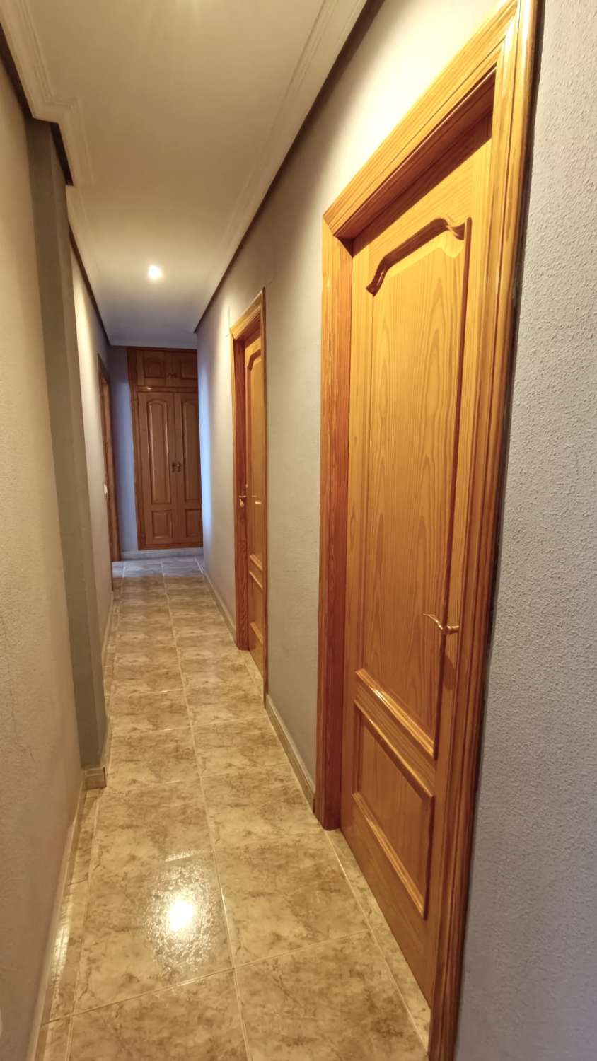 Spacious 5-bedroom apartment close to all amenities in Calpe, Alicante (Costa Blanca North)