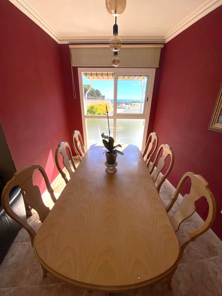 Spacious 5-bedroom apartment close to all amenities in Calpe, Alicante (Costa Blanca North)