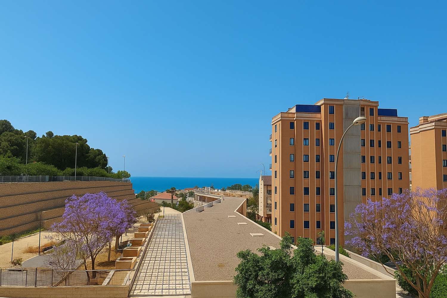 Spacious 5-bedroom apartment close to all amenities in Calpe, Alicante (Costa Blanca North)