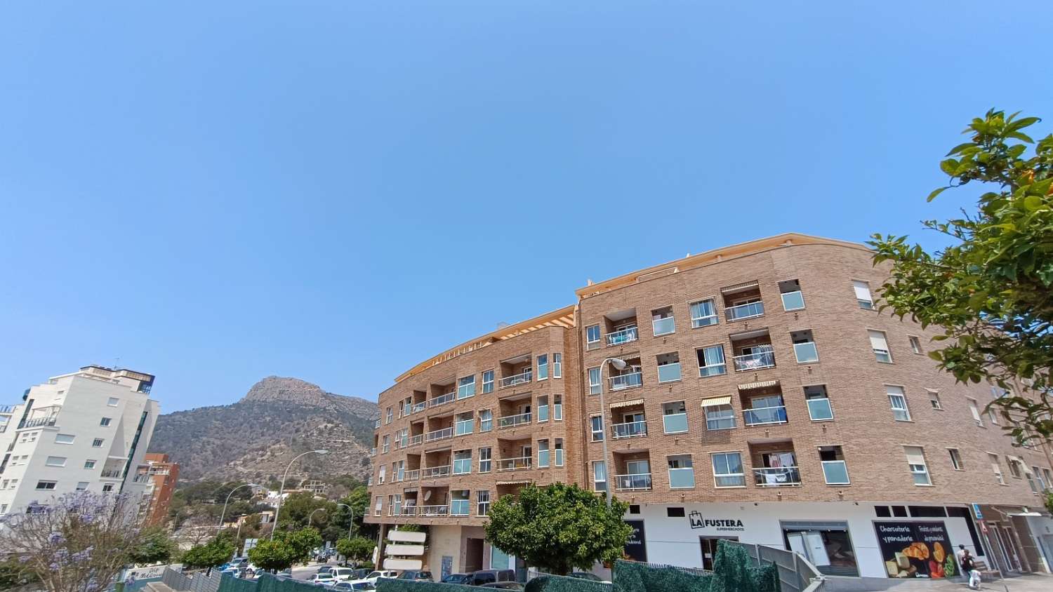 Spacious 5-bedroom apartment close to all amenities in Calpe, Alicante (Costa Blanca North)