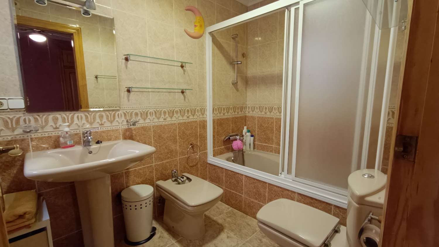 Spacious 5-bedroom apartment close to all amenities in Calpe, Alicante (Costa Blanca North)