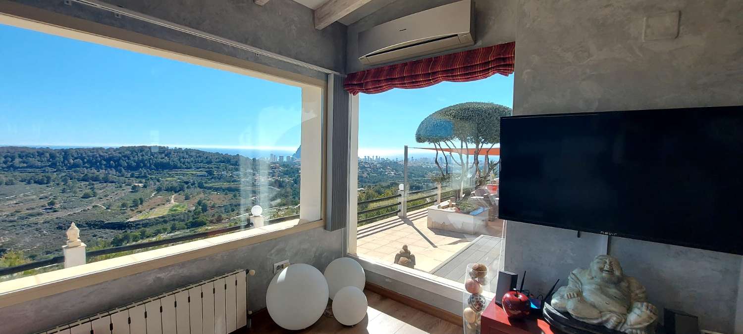 Luxe villa met schitterend uitzicht in Calpe (Costa Blanca Noord)