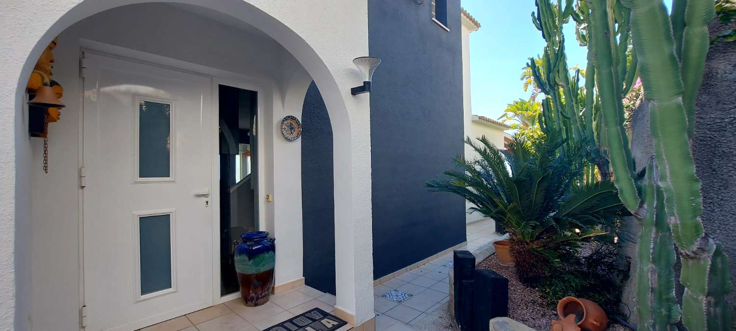 Luxe villa met schitterend uitzicht in Calpe (Costa Blanca Noord)