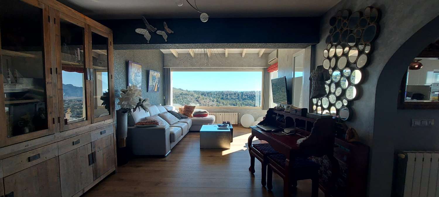Luxe villa met schitterend uitzicht in Calpe (Costa Blanca Noord)
