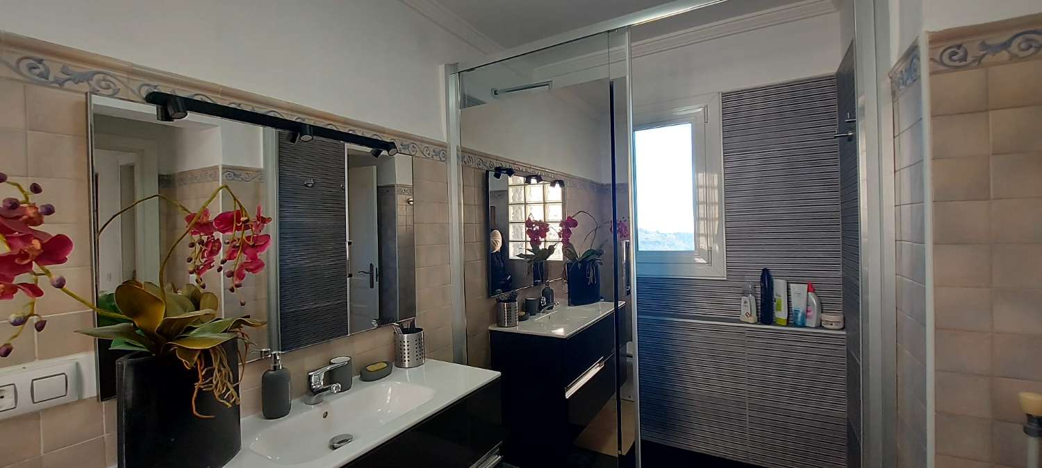 Luxe villa met schitterend uitzicht in Calpe (Costa Blanca Noord)