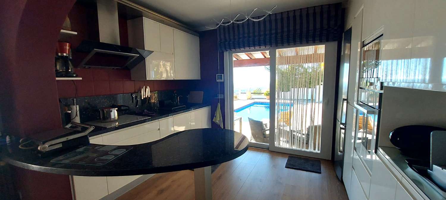 Luxe villa met schitterend uitzicht in Calpe (Costa Blanca Noord)
