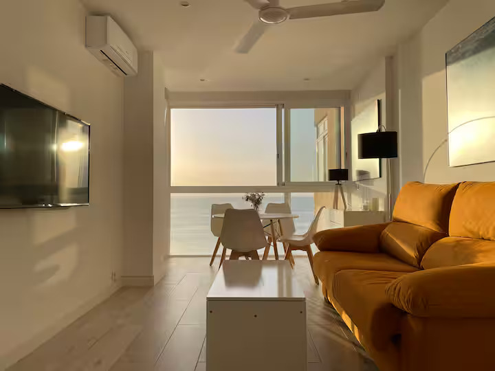 Renoviertes Studio mit Meerblick in erster Meereslinie in Calpe (Costa Blanca Nord)