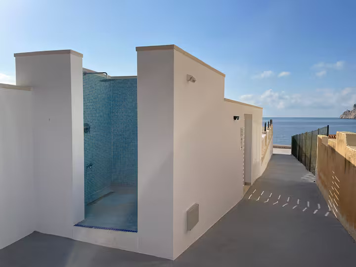 Renoviertes Studio mit Meerblick in erster Meereslinie in Calpe (Costa Blanca Nord)