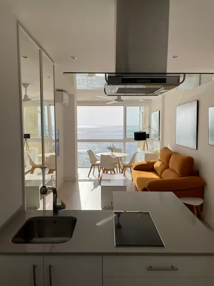 Renoviertes Studio mit Meerblick in erster Meereslinie in Calpe (Costa Blanca Nord)