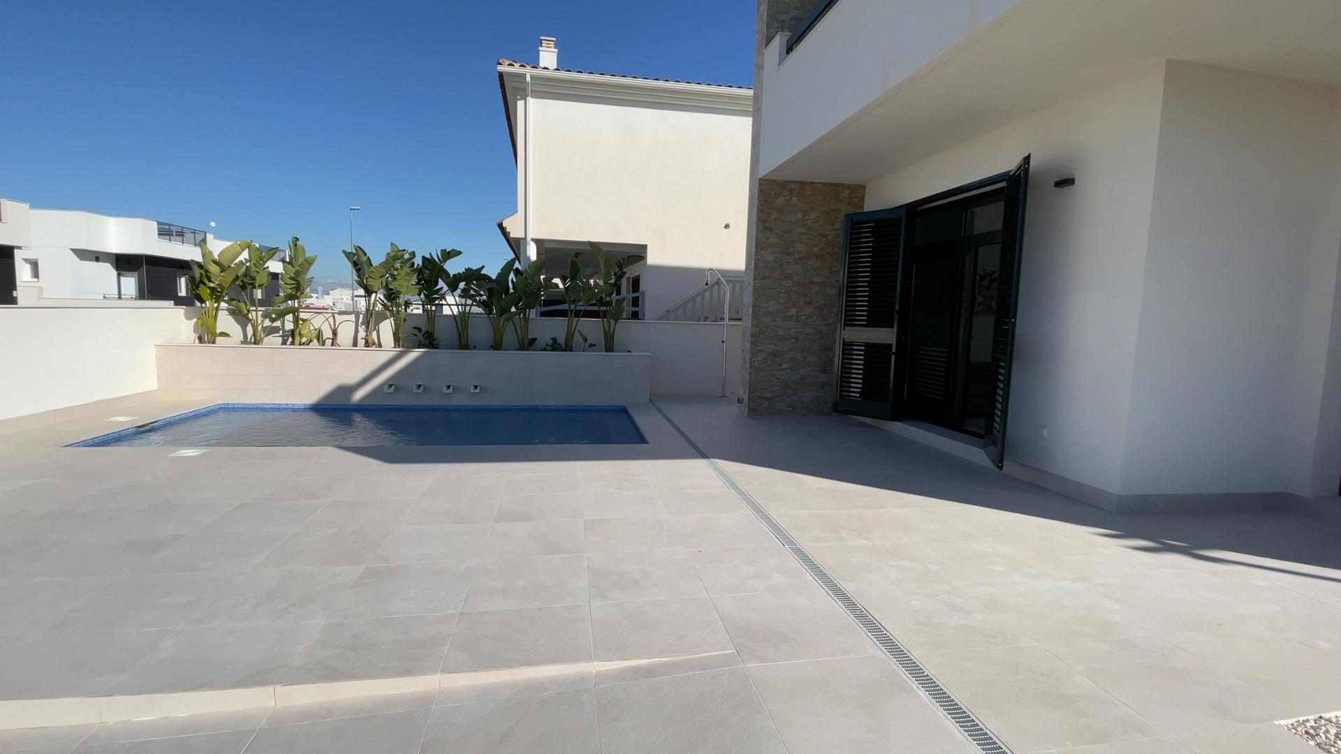 Villa in vendita a Daya Nueva