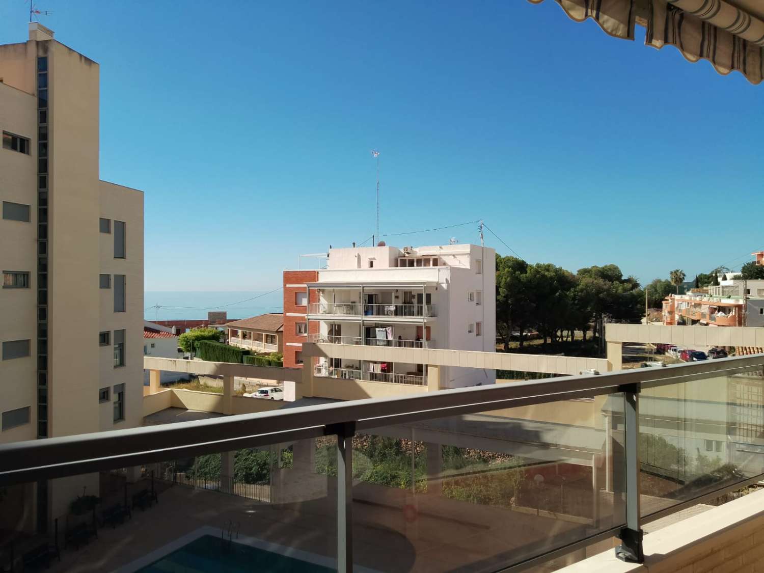 Appartement met zwembad, parkeerplaats en berging op slechts 250 meter van de zee in Calpe (Alicante)
