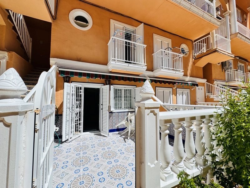 Bungalow duplex a 200 m de la playa en La Mata-Torrevieja (Alicante)