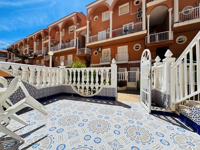 Bungalow duplex a 200 m de la playa en La Mata-Torrevieja (Alicante)