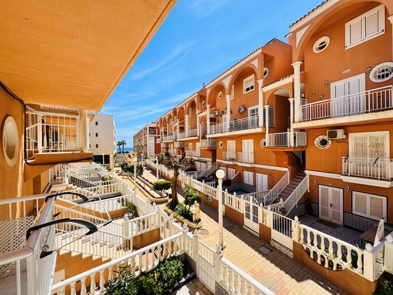Bungalow duplex a 200 m de la playa en La Mata-Torrevieja (Alicante)