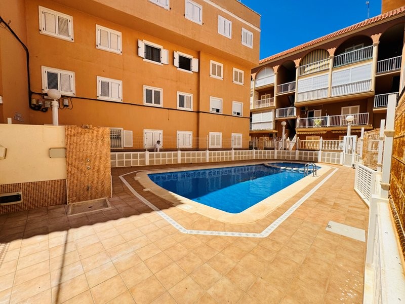 Bungalow duplex a 200 m de la playa en La Mata-Torrevieja (Alicante)