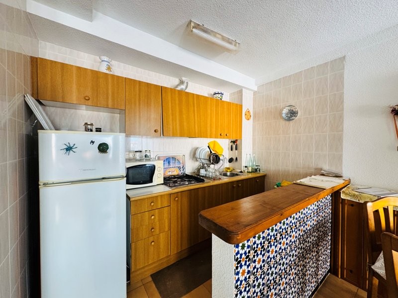 Semi-detached bungalow with 3 bedrooms, 2 bathrooms, basement and solarium, 300 m from the beach in Torrevieja (Alicante)