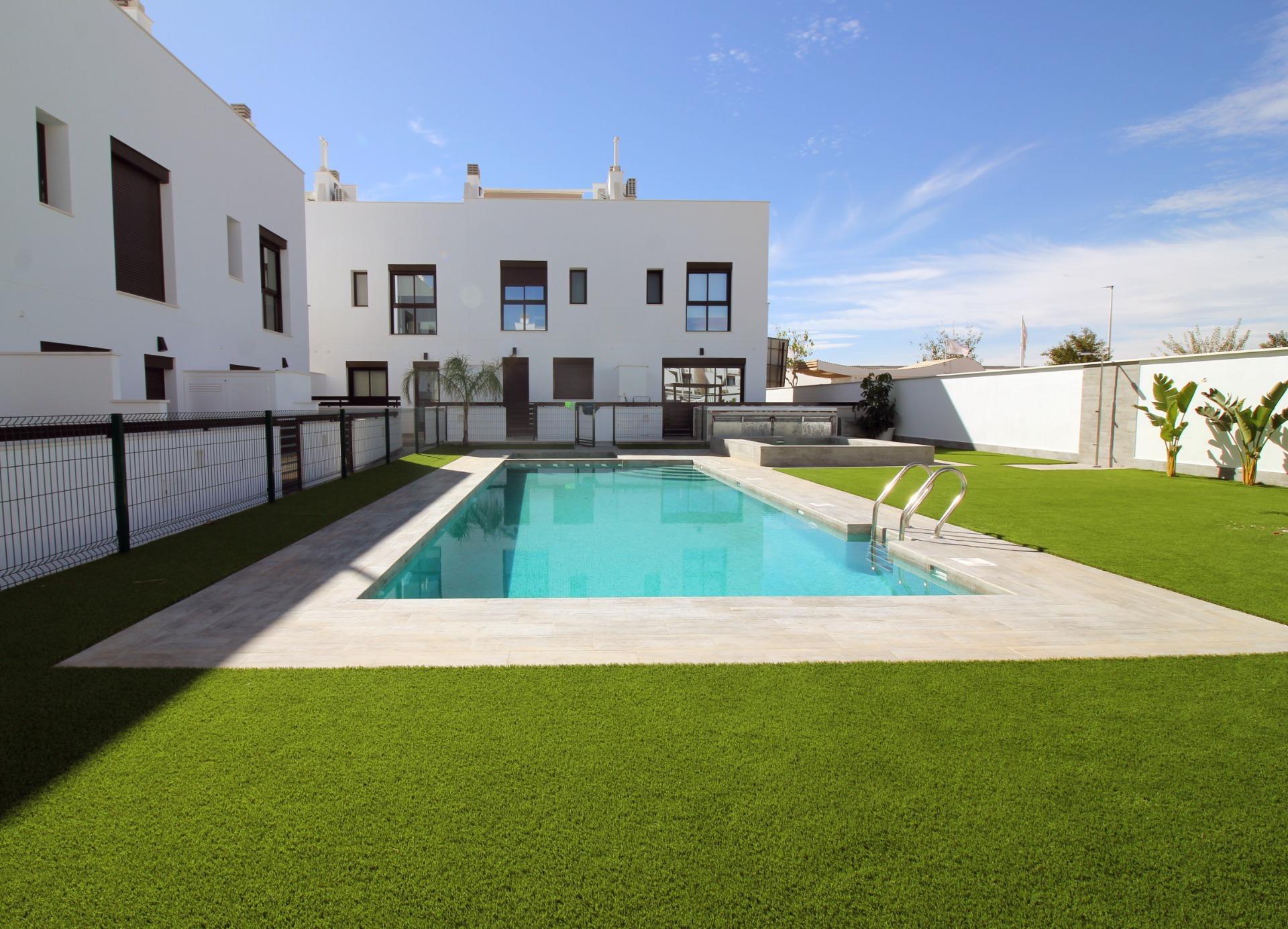 Villa til salg i Pilar de la Horadada