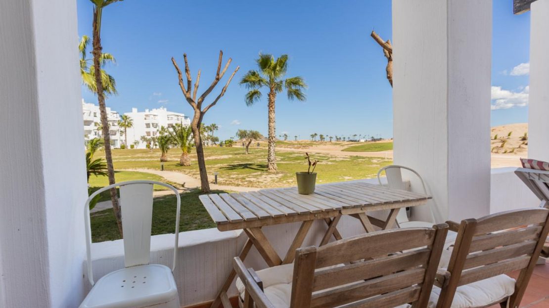 2-bedroom apartment on a golf course with swimming pools in Torrepacheco (Murcia)
