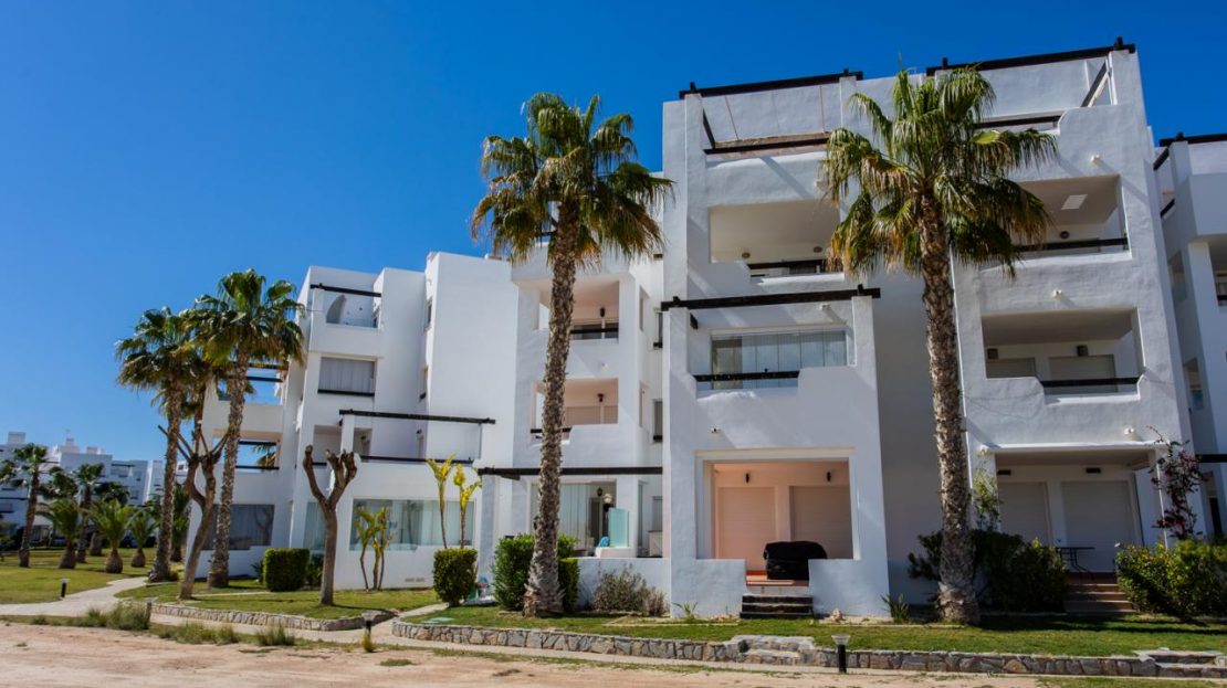 2-bedroom apartment on a golf course with swimming pools in Torrepacheco (Murcia)