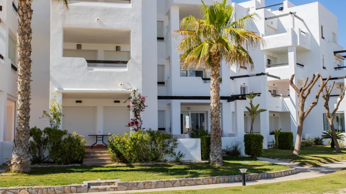 2-bedroom apartment on a golf course with swimming pools in Torrepacheco (Murcia)