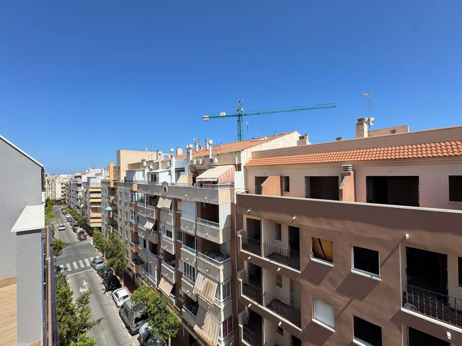Penthouse avec solarium, 2 chambres, piscine, à 200 m de la plage à Torrevieja (Costa Blanca Nord)