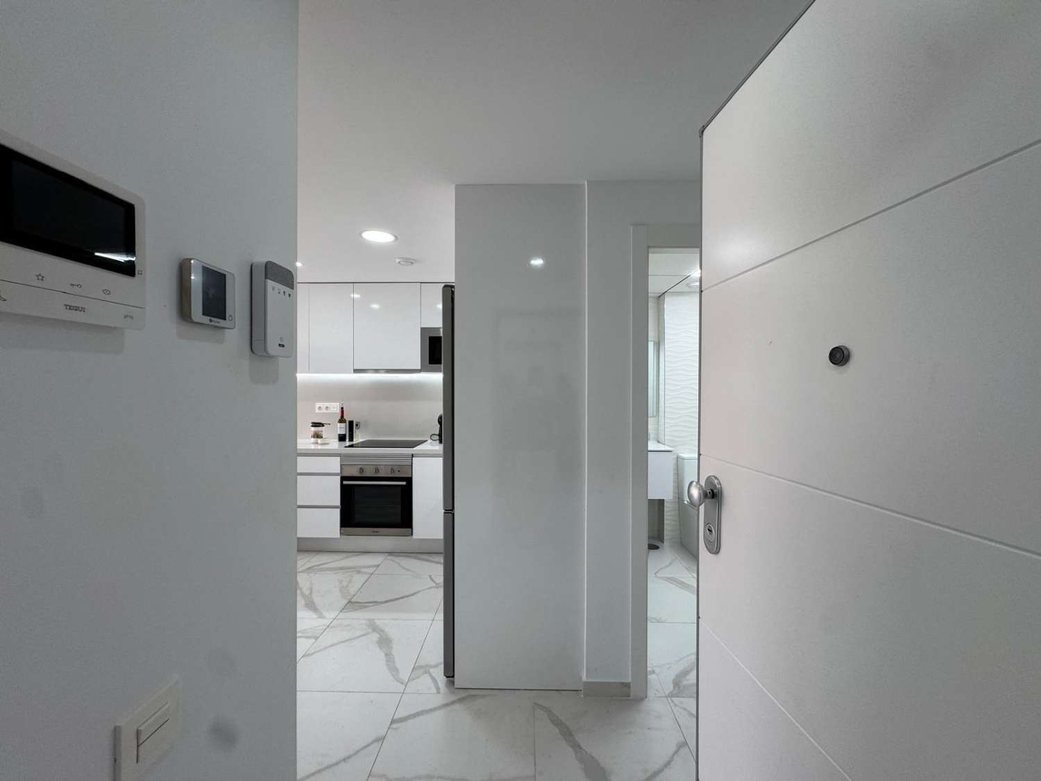 Penthouse avec solarium, 2 chambres, piscine, à 200 m de la plage à Torrevieja (Costa Blanca Nord)