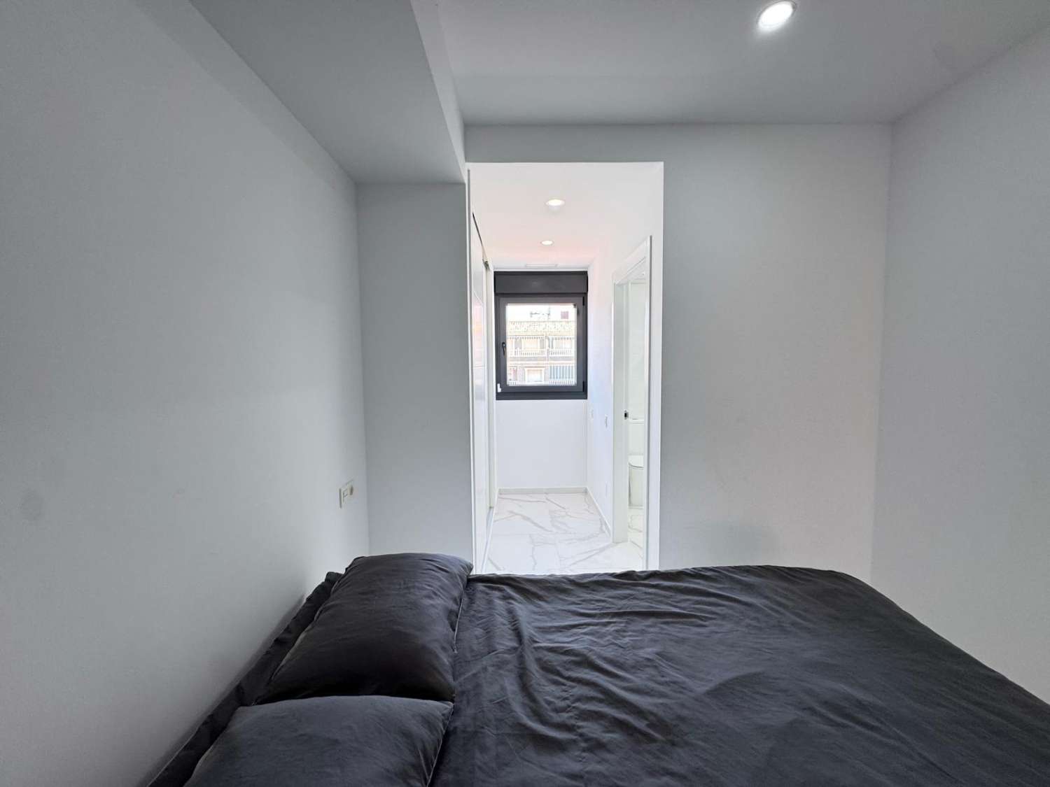 Penthouse avec solarium, 2 chambres, piscine, à 200 m de la plage à Torrevieja (Costa Blanca Nord)