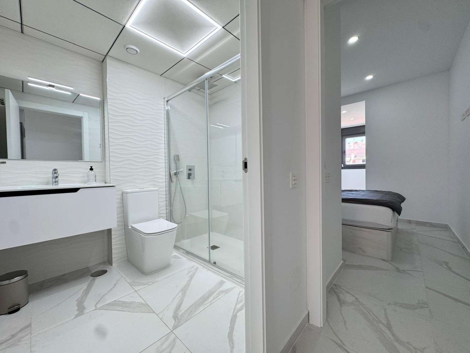 Penthouse avec solarium, 2 chambres, piscine, à 200 m de la plage à Torrevieja (Costa Blanca Nord)