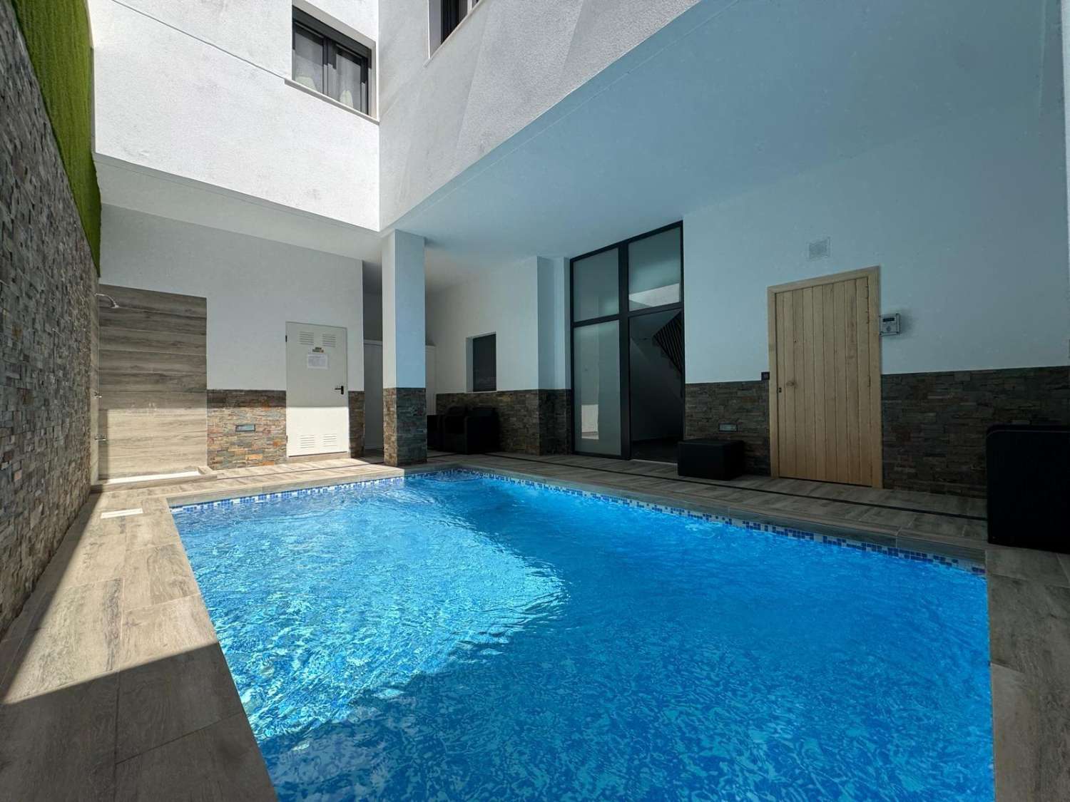 Penthouse avec solarium, 2 chambres, piscine, à 200 m de la plage à Torrevieja (Costa Blanca Nord)