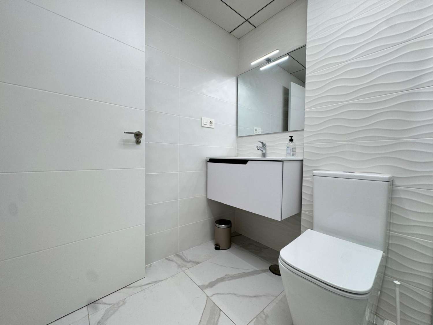 Penthouse avec solarium, 2 chambres, piscine, à 200 m de la plage à Torrevieja (Costa Blanca Nord)