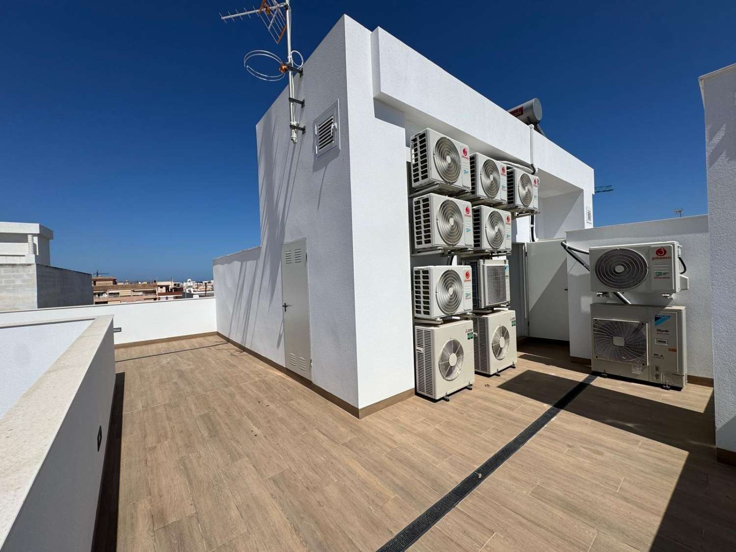 Penthouse avec solarium, 2 chambres, piscine, à 200 m de la plage à Torrevieja (Costa Blanca Nord)