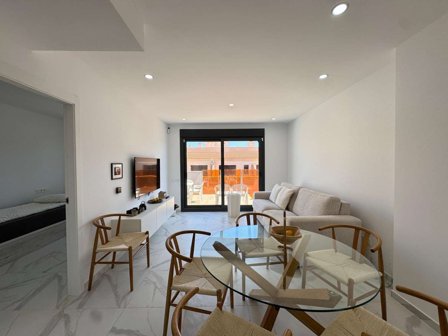 Penthouse avec solarium, 2 chambres, piscine, à 200 m de la plage à Torrevieja (Costa Blanca Nord)