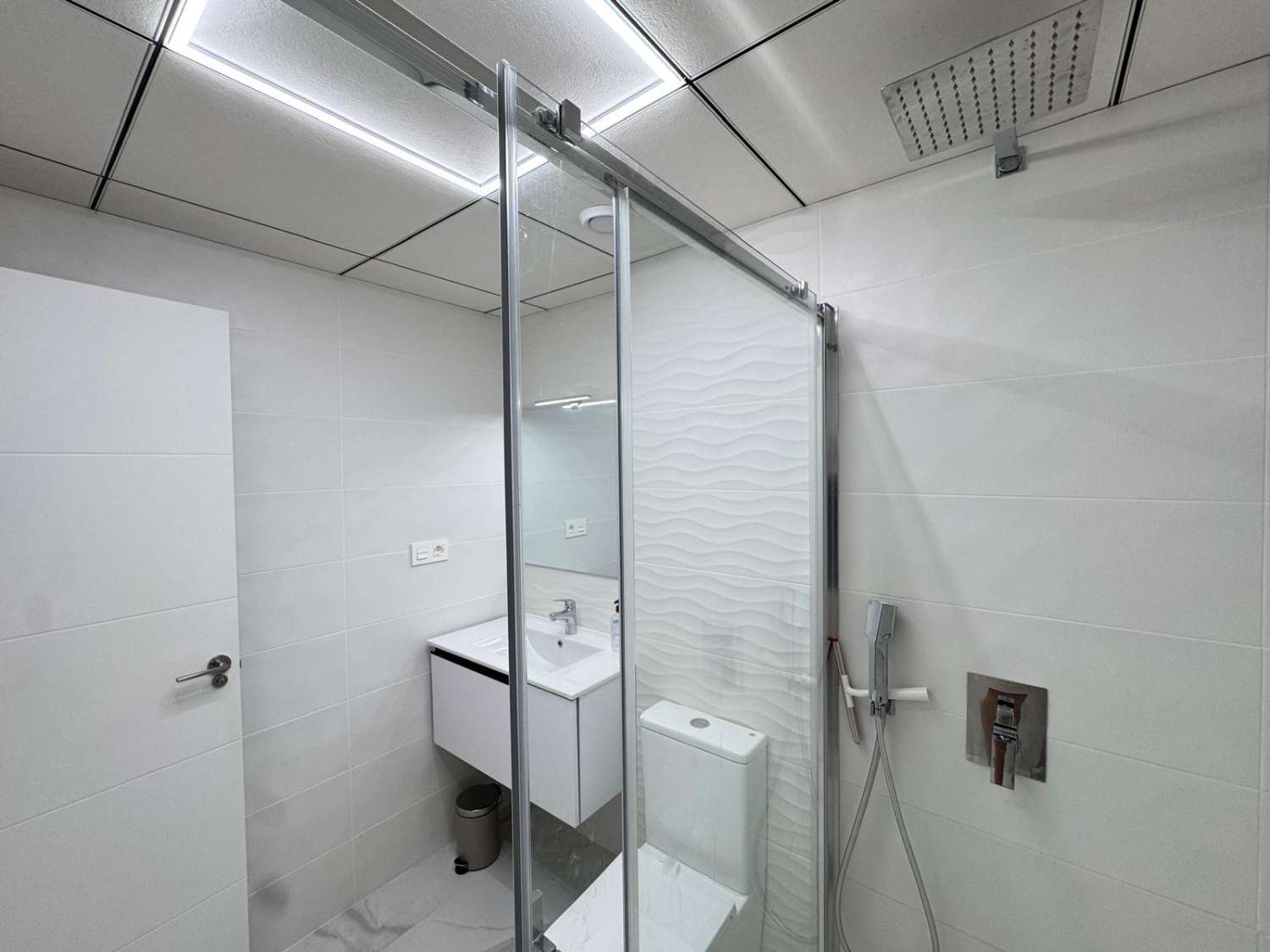Penthouse avec solarium, 2 chambres, piscine, à 200 m de la plage à Torrevieja (Costa Blanca Nord)