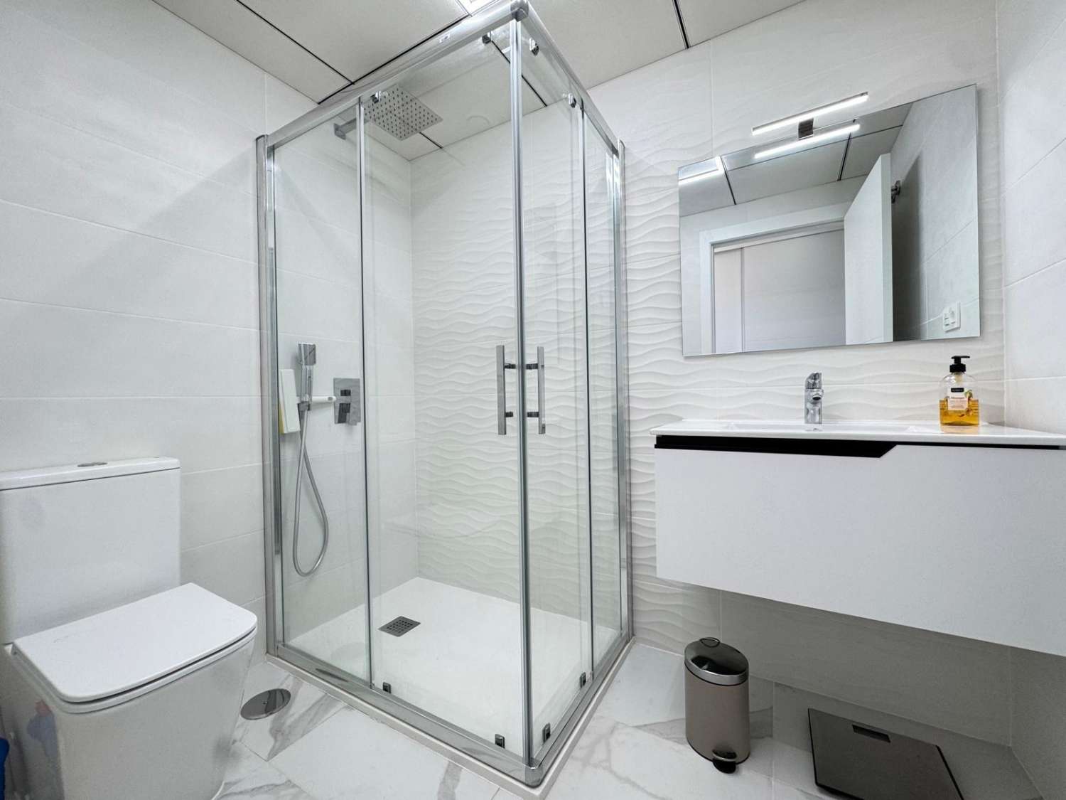Penthouse avec solarium, 2 chambres, piscine, à 200 m de la plage à Torrevieja (Costa Blanca Nord)