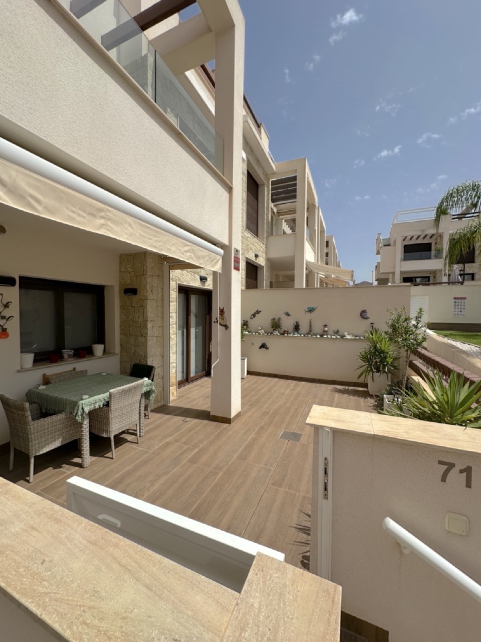 Bungalow 2 dormitorios, parking, trastero, piscina en Torrevieja (Costa Blanca Sur)