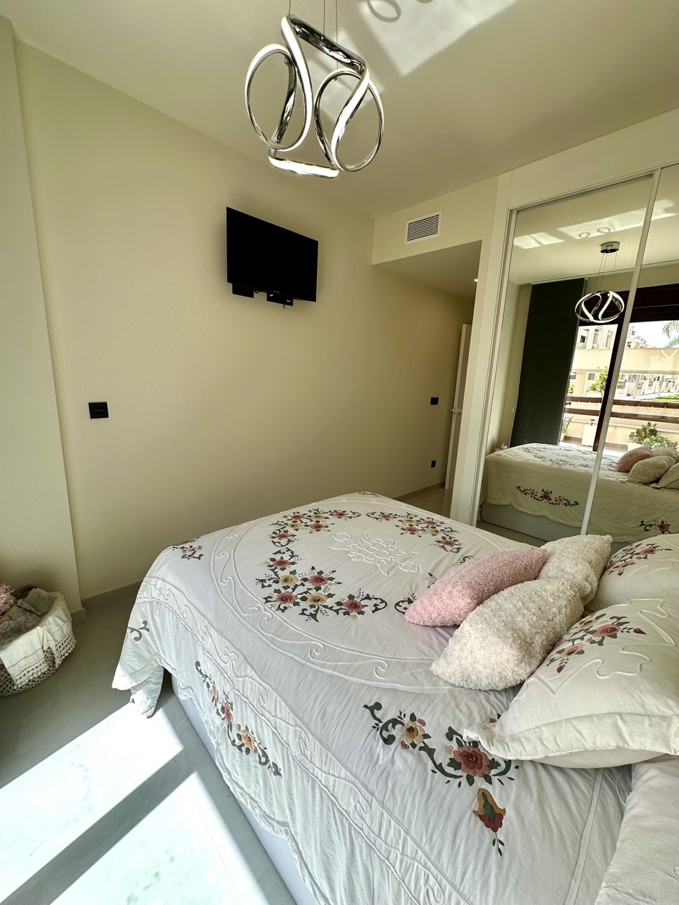 Bungalow 2 dormitorios, parking, trastero, piscina en Torrevieja (Costa Blanca Sur)
